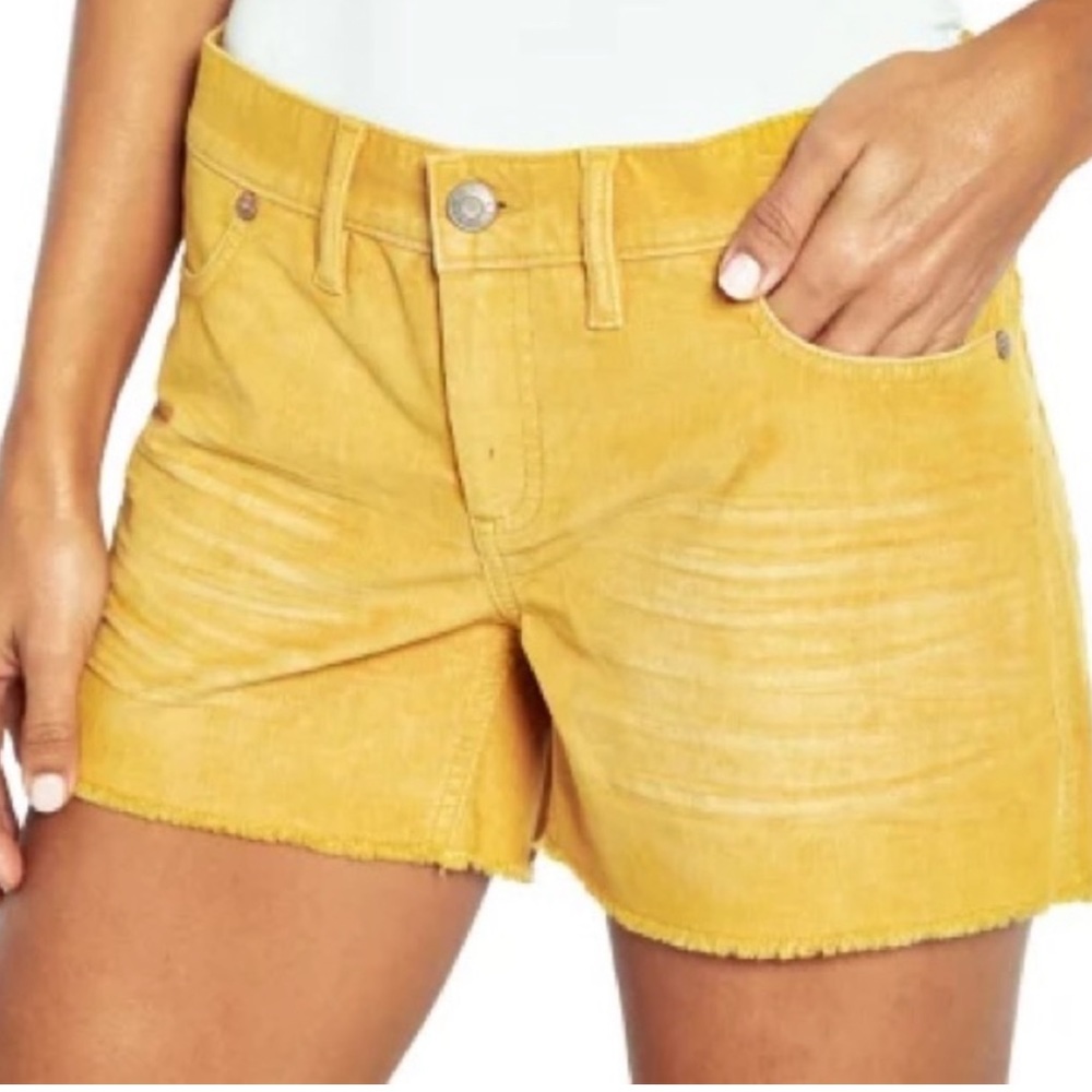 Women’s gap corduroy shorts mustard